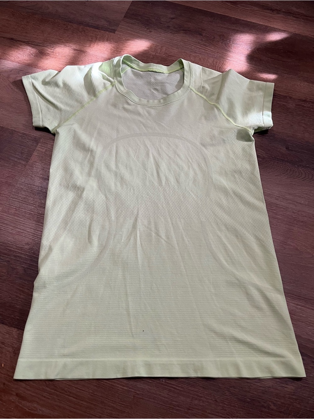 Lululemon Swiftly Tech Short Sleeve | Size 8 | Seamless Running Top